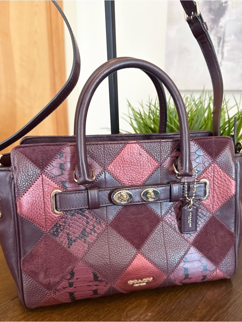 Coach Blake 25 Carryall w/ Matching Wallet in Metallic Patchwork - Picture 3 of 10